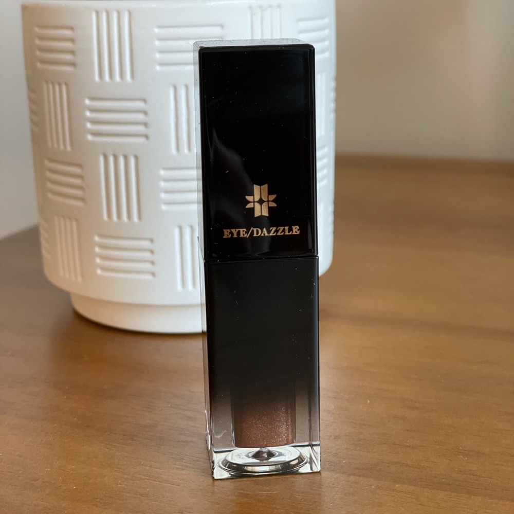 NEW Eye/dazzle gold liquid eyeshadow